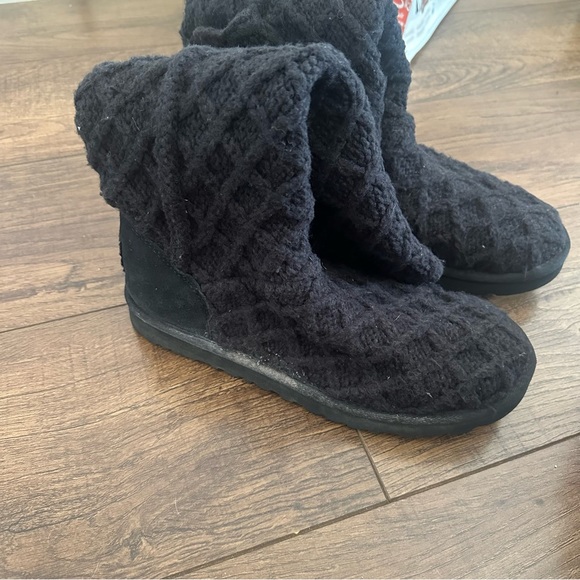 UGG Lattice Cardy Knit Boot - Picture 5 of 5